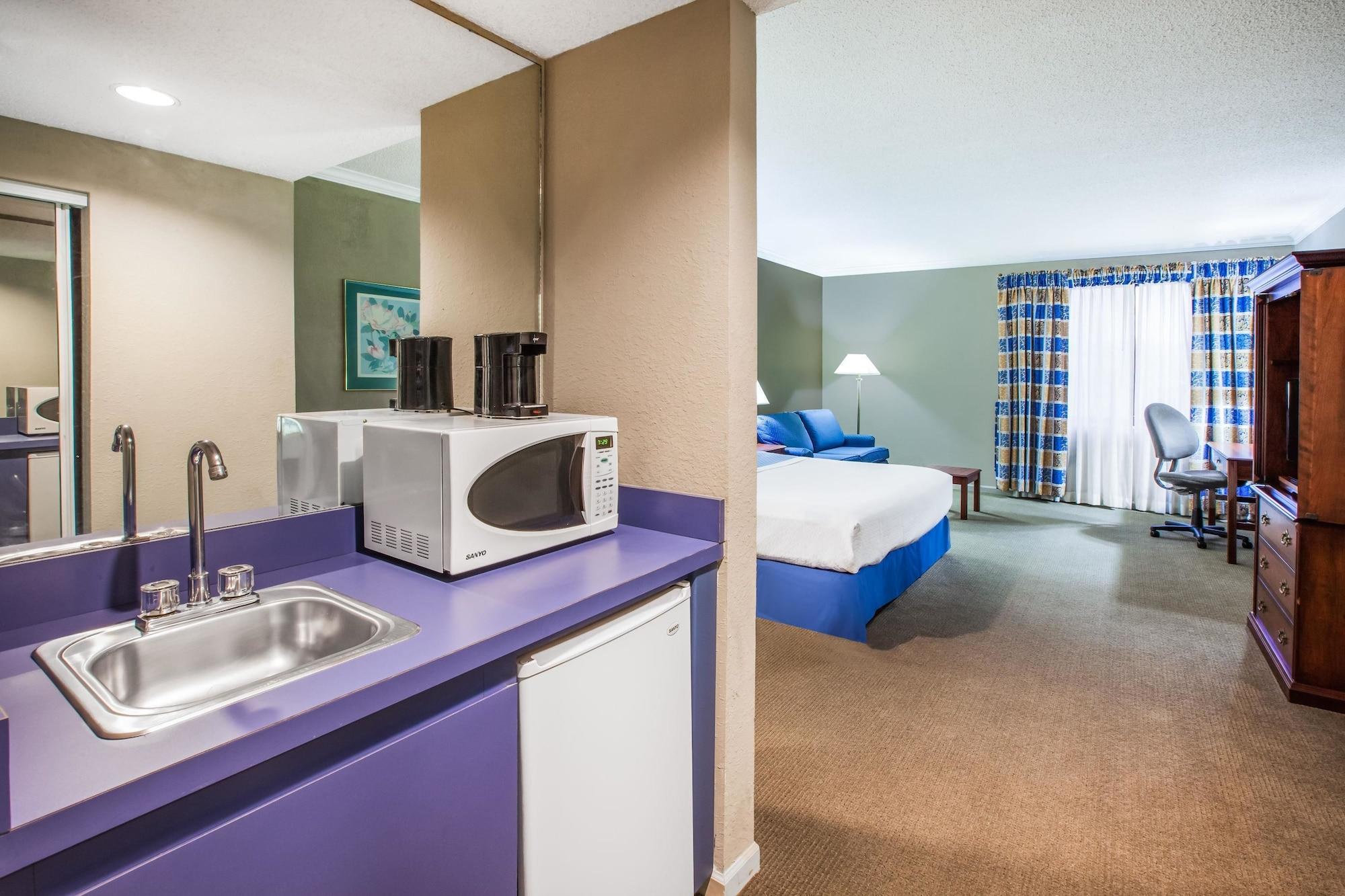 Days Inn By Wyndham Midland Buitenkant foto