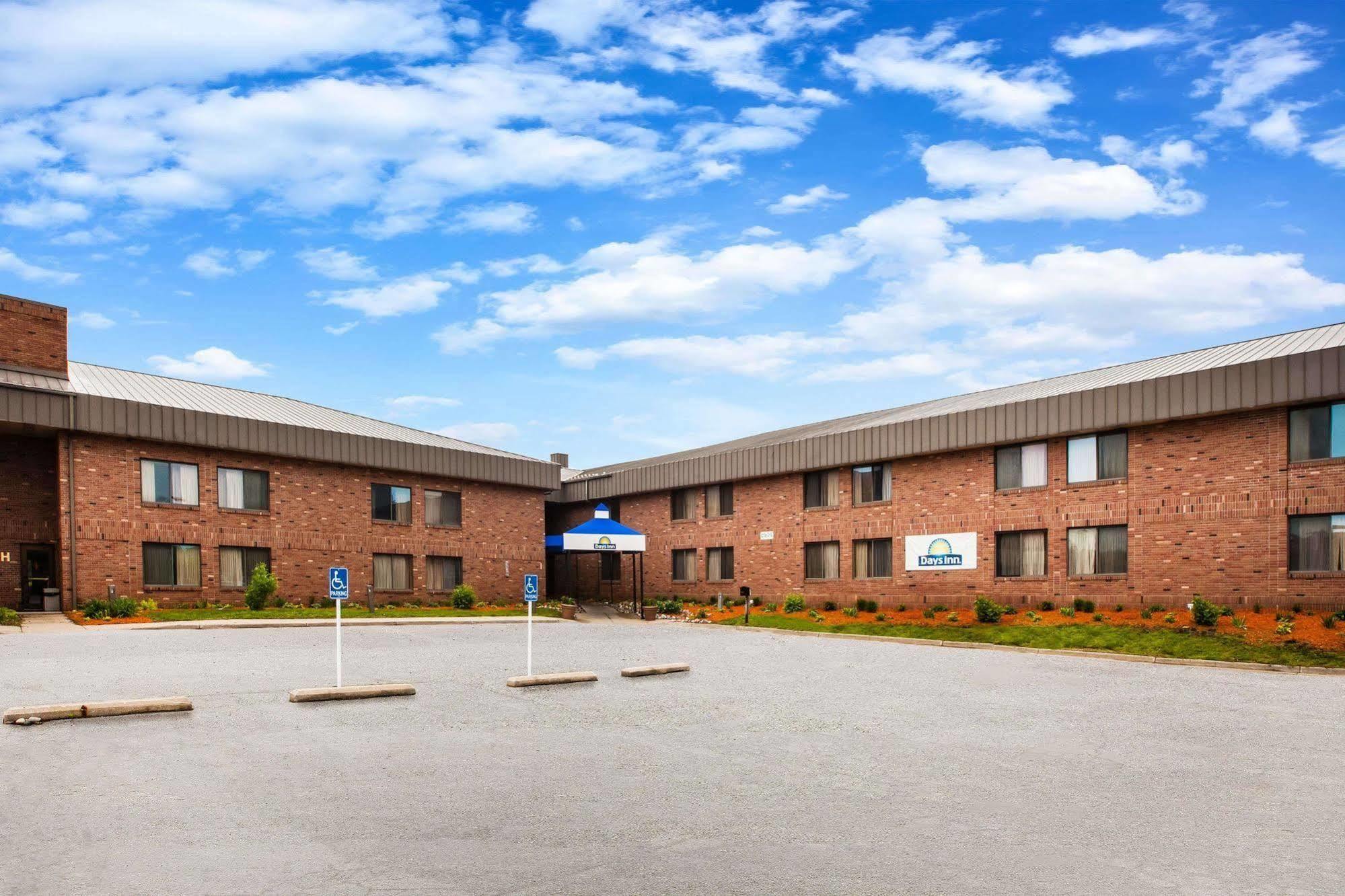 Days Inn By Wyndham Midland Buitenkant foto